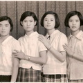 1971年6月25日國中畢業與好友在豐原美光攝影留念