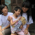 小芳英與兩位台灣小小捐款者