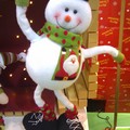 發現街上的店家熱鬧了 可愛的玩偶讓人有了開心的心情 !!