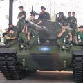 新竹縣湖口鄉裝甲兵學校，今年破天荒開辦戰鬥營，讓小朋友一起來體驗