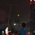 昨晚遊燈會~拍了半天，還以為那顆黃黃的是月亮，結果...居然是氣球....
