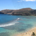 夏威夷Hawaii！！，彷彿和我想像中的綠島或澎湖的放大版，只是風景有許多的不同，衝浪客和陽光，沙灘和美女，還有午后躺在帆布椅上聞著咖啡香的我的氣息．．．