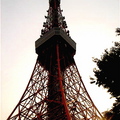 東京鐵塔（看得出它與巴黎鐵塔的不同嗎？）