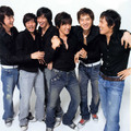 由左至右為彗星、Andy、Eric、玟雨、Junjin、東萬