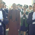聖嚴法師於民國92年3月2日下午由弟子護持進入雲林縣文化中心。