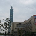 Taipei 101 - 白天時,空氣中的粉塵相當重呢