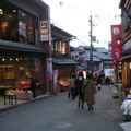 日本京都清水寺, 寺前的商店街