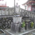 日本京都清水寺, 進寺前歡喜水旁的佛像