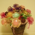 籐製花器、5cm小籐球*6、緞帶蝴蝶結*6、其他裝飾用品、水晶香皂花*12/售1200元