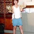 郭采潔(2010.06.04)特地應“Hit Fm聯播網”的邀請包粽子迎端午 祝福考生“金榜題名”