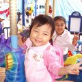 這是花蓮海洋公園，兩個女兒最愛旋轉木馬，慢慢轉也沒關係。