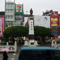 中壢車站前的蔣公銅像