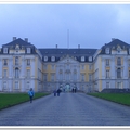 位於布呂爾 (Bruhl) 的奧古斯塔斯堡 (Schloss Augustusburg)，此座城堡展現了18世紀德國洛可可式的建築風格，且於1984年確定為聯合國教科文組織所列之人類文化遺產

