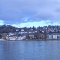 德國科布倫次 (Koblenz) 有 「萊茵河 」及「摩澤爾河 」在此匯流，兩千多年來一直是羅馬人、法國人、普魯士人及德國人爭相搶奪的地盤，二次大戰中城市受到相當嚴重的破壞，不過德國人復原古蹟的能力相當利害。