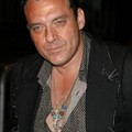 湯姆賽斯摩(Tom Sizemore).