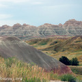 惡土國家公園在美國south dakota州(南達科塔州)惡地國家公園裡的地型，大部份是由不同年代的黏質土壤，或硬度較低的岩層所沉積覆蓋，也因為侵蝕作用明顯，我們才能觀賞到分屬不同年代且色彩各異的岩層和泥土層面。