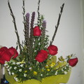第二趟跟導師學插花 ─ 紅玫瑰花，不捨送人，因為自己已一年沒收花了。