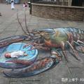 大龍蝦與小嬰兒，嬰兒變成大龍蝦的大餐了