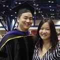 外孫王志楷，於五月十七日獲得南德州法學院頒發法學博士學位。