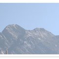 2008新中橫之旅 - 玉山北峰上的氣象站 ( 右側山頂的白點)