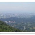 飛鳳山步道 - 俯瞰竹北市區(中間三角型白色為高鐵新竹車站) vs 海岸線