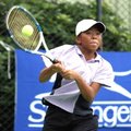 格蘭盃青少年網球排名賽14歲女子組第3種子李珮琪雙手反手拍強擊順利晉級。