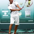 格蘭盃青少年網球賽梁文耀反手拍直線球刁鑽奪得男14歲組單打冠軍。