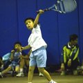 四維膠帶盃學童網球賽，男生二年級組中美混血兒張家立打來有板有眼。