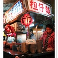 麵攤前的兩個小紅燈籠,代表著台南担仔麵的標誌