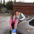 2009牛年除夕團圓-我和可愛的媽媽(天氣冷還是要洗車)