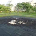 005永仁公園火燒後一年多來的兒童遊戲場還是這個破樣子