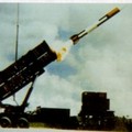 愛國者飛彈為向美國採購之防空武器，射程為１６０公里，導引方式為雷達導控及半主動歸向導航，為陸軍主要之防空飛彈。