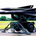 鷹式飛彈武器系統為向美國採購之防空飛彈，射程為４０公里，導引方式為半主動歸向導航，陸軍使用之防空飛彈。