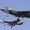 F-35與F-18伴飛