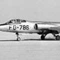 1954年2月7日，第一架XF-104