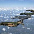 F-4編隊飛行，紀念美國空軍建軍50周年