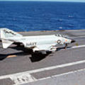 降落航艦的F-4J
