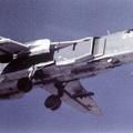 龍捲風GR.4與Su-24《CY-4》外型很相似；最大區別在於發動機進氣口的不同！
