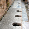 古代的公共廁所