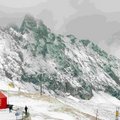 Germany's highest mountain, the Zugspitze, alpine 
峰頂終年白雪靄靄，一眼盡覽 阿爾卑斯山群峰連綿，壯麗的自然景觀，美得令人屏息。