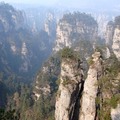 黃石寨海拔近1300米，面積250畝，是懸崖絕壁頂端的一塊平臺。黃石寨山奇、水奇、石奇、雲奇、林奇、動物奇等六奇。