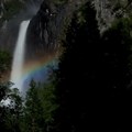 美國加州約塞米蒂公園內月虹奇景