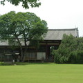 東大寺的側翼庭院