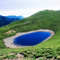 有如一顆晶瑩剔透,光采璀璨的藍寶石.
嘉明湖,登山人稱中央山脈南端的一顆明珠.