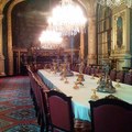 拿破崙在羅浮宮內的會議室, 可坐五十人