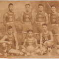遠東籃球賽中國代表隊，前排右一蹲者