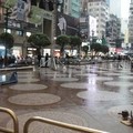 時代廣場中庭，怎麼有點像台北新光三越前的空地...
