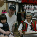 加恩、爸比與泰雅族婦人【攝於布洛灣遊憩區】《7/14/2009》