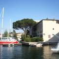 南法地中海的 Grimaud 港中的度假別墅