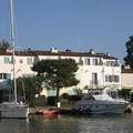 南法地中海的 Grimaud 港中的度假別墅